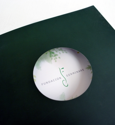Brochure troquelado